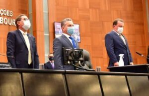 Governador diz não haver polêmica e afirma que “desinformados” criticam projeto do ICMS