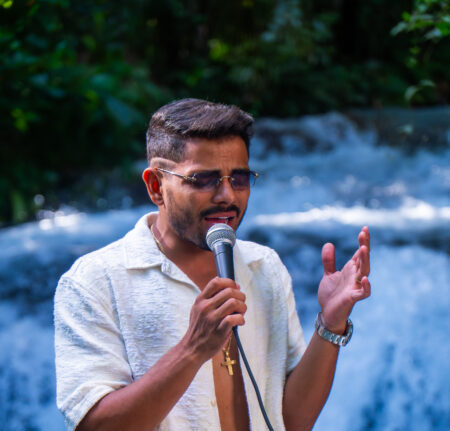 Cantor e influenciador Evoney Fernandes alcança a marca de 6 milhões de seguidores no Instagram